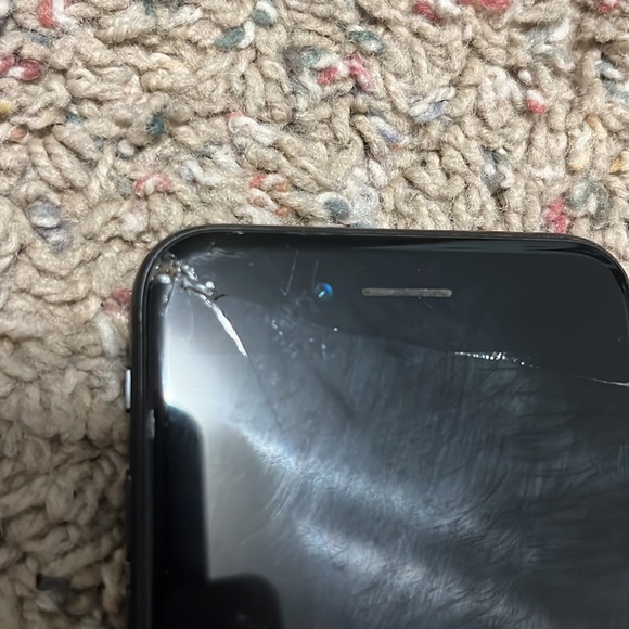 Phone it still completely works fine no SIM card - Picture 3 of 4